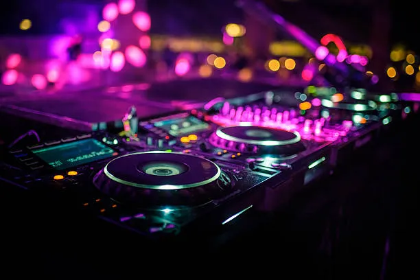 DJ console platines