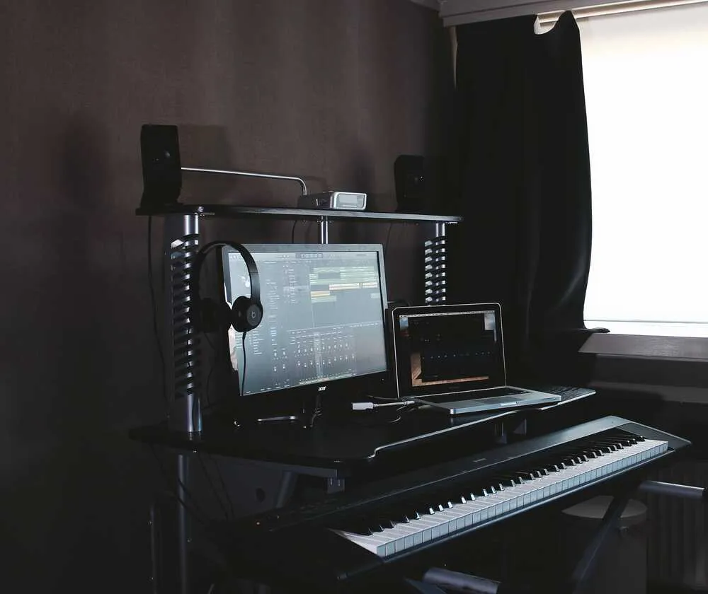 home-studio-beatmaker